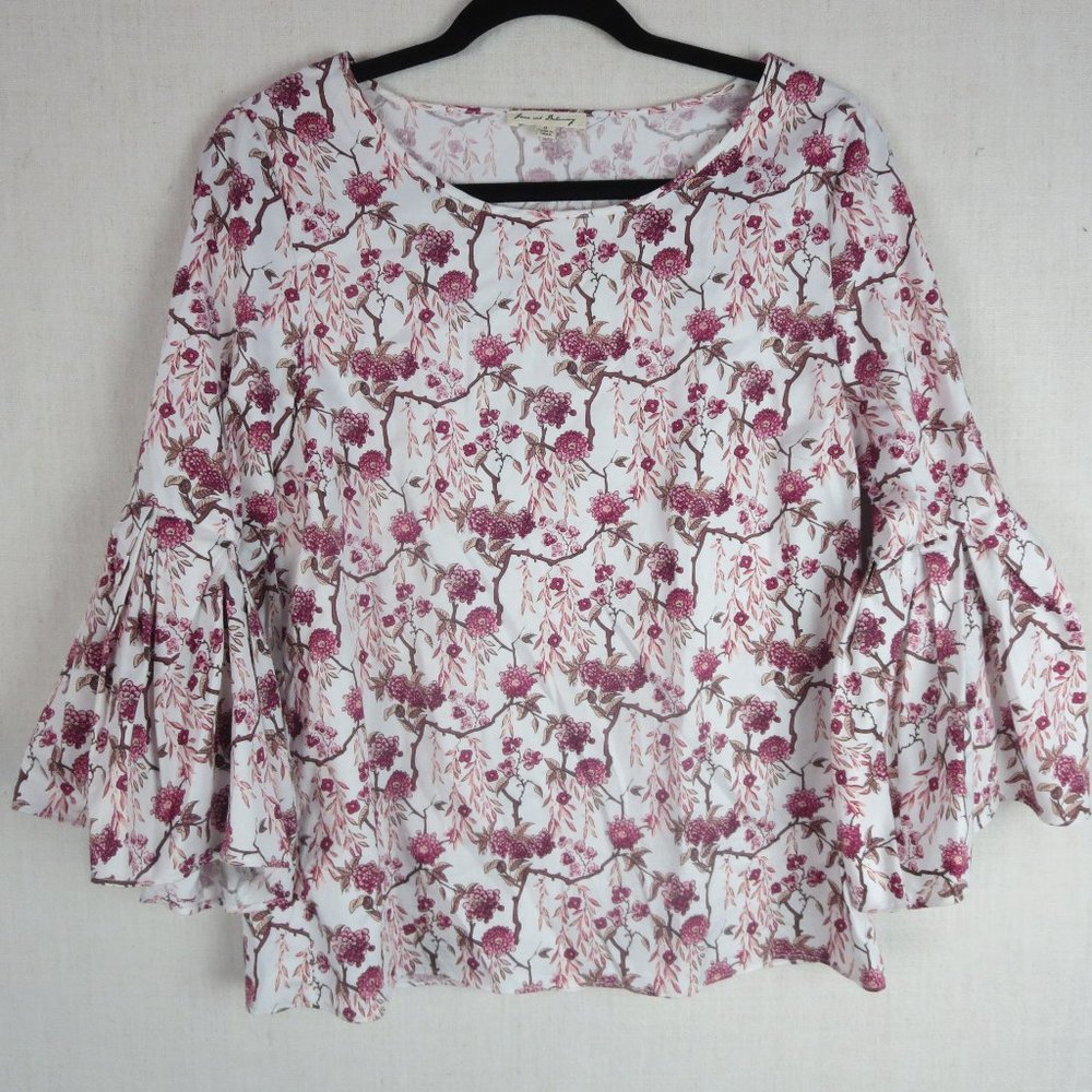 Jane & Delancey floral bell sleeve blouse Size M